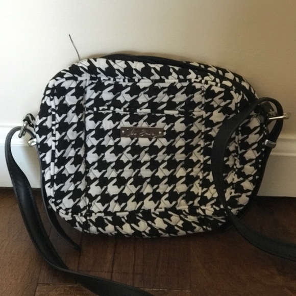 Vera Bradley Handbags - Vera Bradley Crossbody Bag